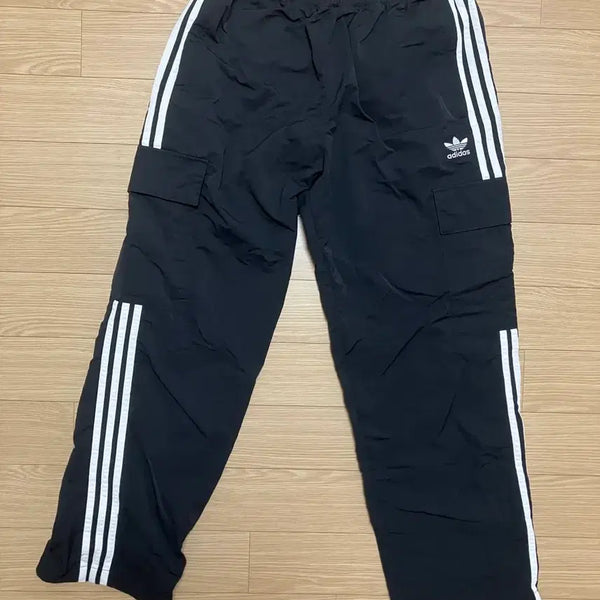 [BUNJANG] Adidas Three-Stripes Cargo Pants / 아디다스 삼선 카고 팬츠