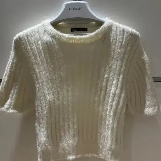 [BUNJANG] Zara Angora Short-Sleeve Knit Top / 자라 앙고라 화이트 반팔 니트