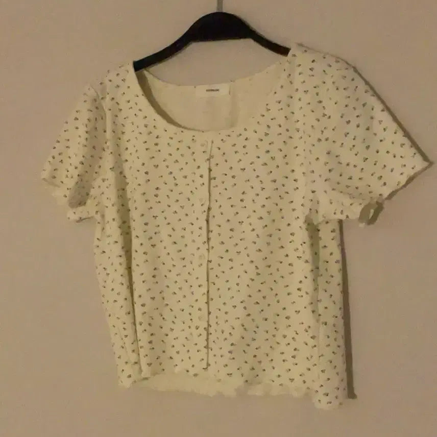 [BUNJANG] Floral Pattern Short Sleeve Button-Up T-Shirt / 플로럴 패턴 반팔 버튼업 티셔츠