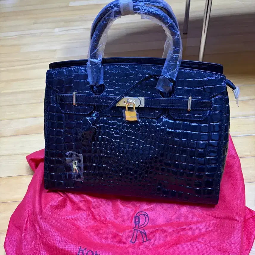 [BUNJANG] Roberta di Camerino Crocodile Embossed Tote Bag / 로베르타 디 까메리노 악어 무늬 토트백