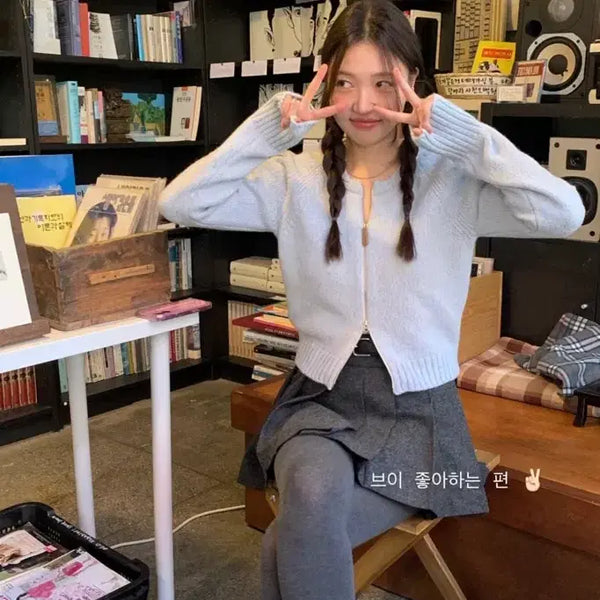 [BUNJANG] Thanat Easy Round Knit Zip-up Sky Blue / 타낫 이지 라운드 니트 집업 스카이 블루