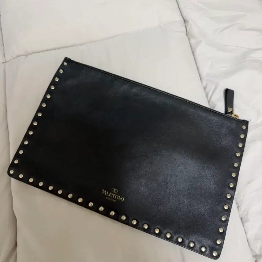 [BUNJANG] Valentino Garavani Rockstud Clutch / 발렌티노 클러치 락스터드