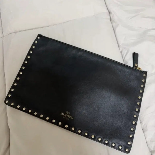 [BUNJANG] Valentino Garavani Rockstud Clutch / 발렌티노 클러치 락스터드