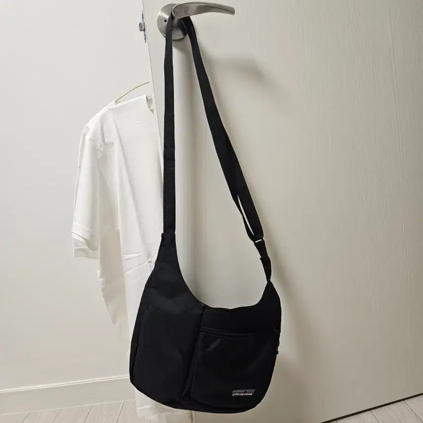 [BUNJANG] Patagonia Black Shoulder Bag Crossbody / 파타고니아 숄더백 크로스백