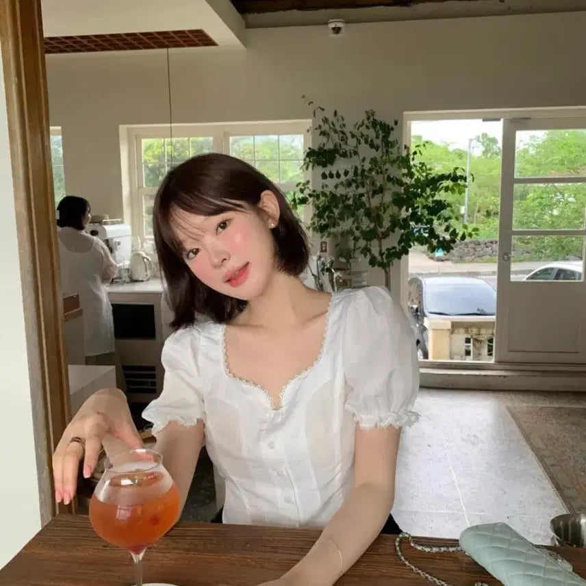 [BUNJANG] Sobbeshop Bloom Blouse / 소버샵 블룸 블라우스 새상품