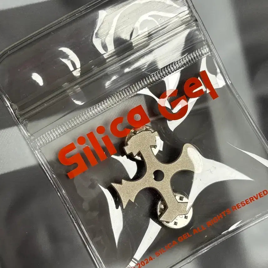 [BUNJANG] Silica Gel Symbol Badge / 실리카겔 심볼 뱃지