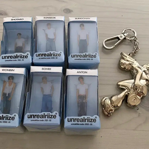 [BUNJANG] RIIZE Signature Figure & Keyring Bundle Set / 라이즈 시그 피규어 및 키링