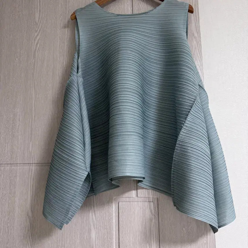 [BUNJANG] Jade Mong Glow Volume Sleeveless Top / 제이드몽 글로우 볼륨 나시탑
