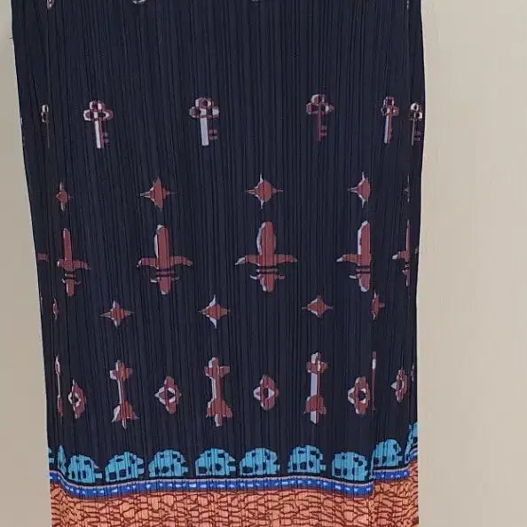 [BUNJANG] Pleated Long Skirt with Unique Pattern / 플리츠 스커트 패턴