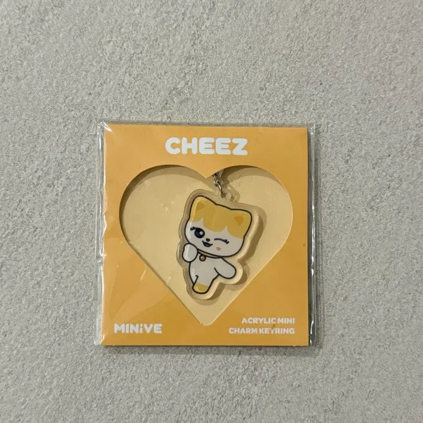 [BUNJANG] IVE Liz Cheese Mini Acrylic Keyring / 아이브 리즈 치즈 미니 아크릴 키링