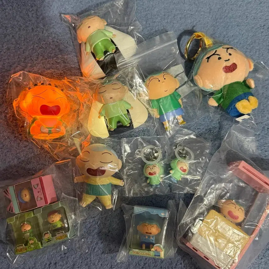 [BUNJANG] Crayon Shin-chan "Boong-Boong" Figure & Keyring Bundle Set / 짱구는못말려 훈이피규어&키링 일괄세트