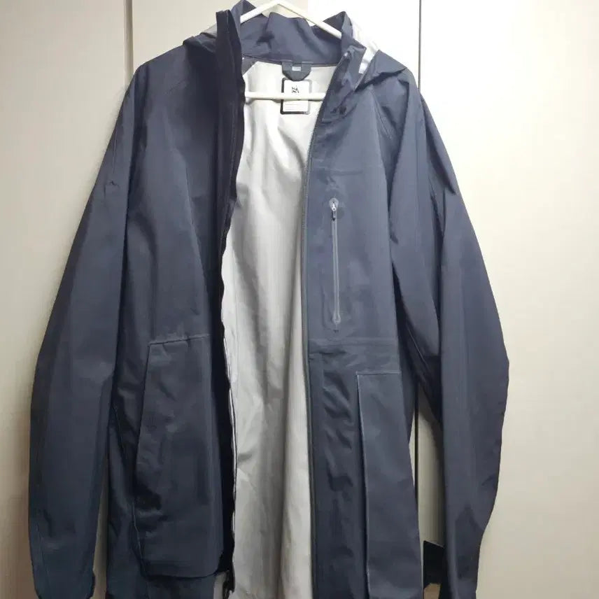 [BUNJANG] Nike Essential Hooded Windbreaker Nylon 100% / 나이키 에센셜 후드 바람막이 나일론100