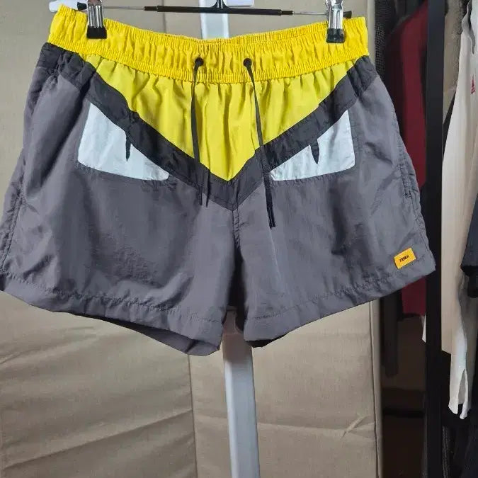 [BUNJANG] Fendi Monster Pattern Shorts / 펜디 몬스터 패턴 반바지