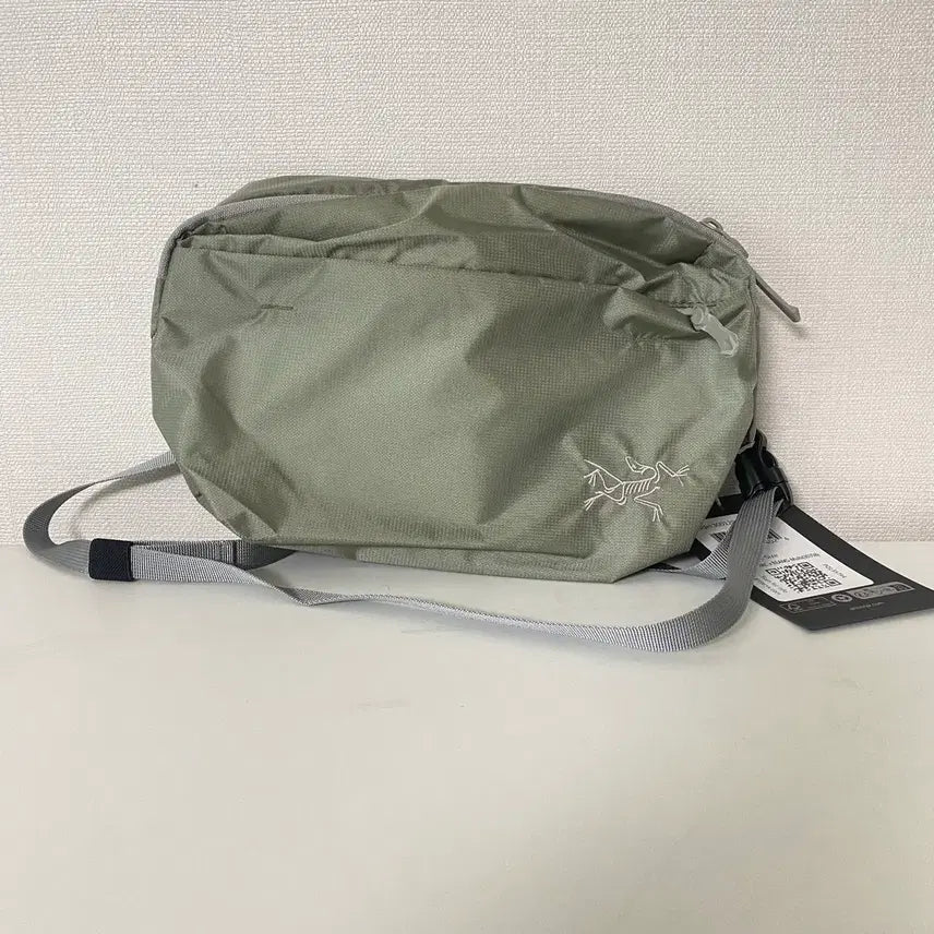 [BUNJANG] Arc'teryx Heliad 6L Crossbody Bag / 아크테릭스 헬리아드 6L 크로스백