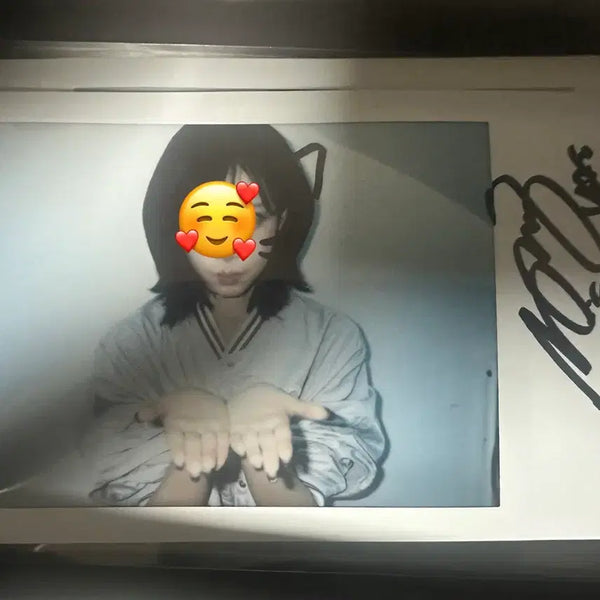 [BUNJANG] tripleS Kim Na-kyung Signed Polaroid / 트리플에스 김나경 싸인폴라로이드
