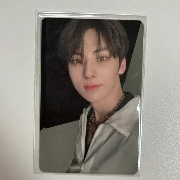 [BUNJANG] Hwang Min Hyun NU'EST Romanti-size Photocard / 뉴이스트 황민현 로맨티사이즈 포카