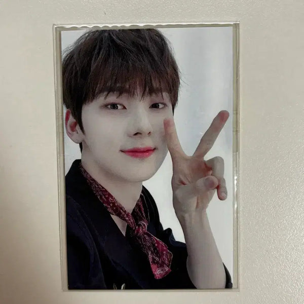 [BUNJANG] NU'EST Hwang Minhyun Love Zone Photocard / 뉴이스트 황민현 러브존 포카