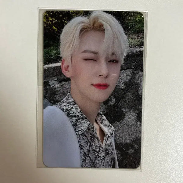 [BUNJANG] NU'EST Hwang Minhyun Nocturne POB Photocard / 뉴이스트 황민현 녹턴 특전 포카