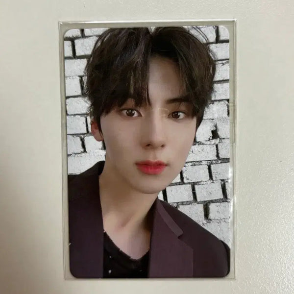 [BUNJANG] NU'EST Hwang Minhyun Romanticize Photocard / 뉴이스트 황민현 로맨티사이즈 포카