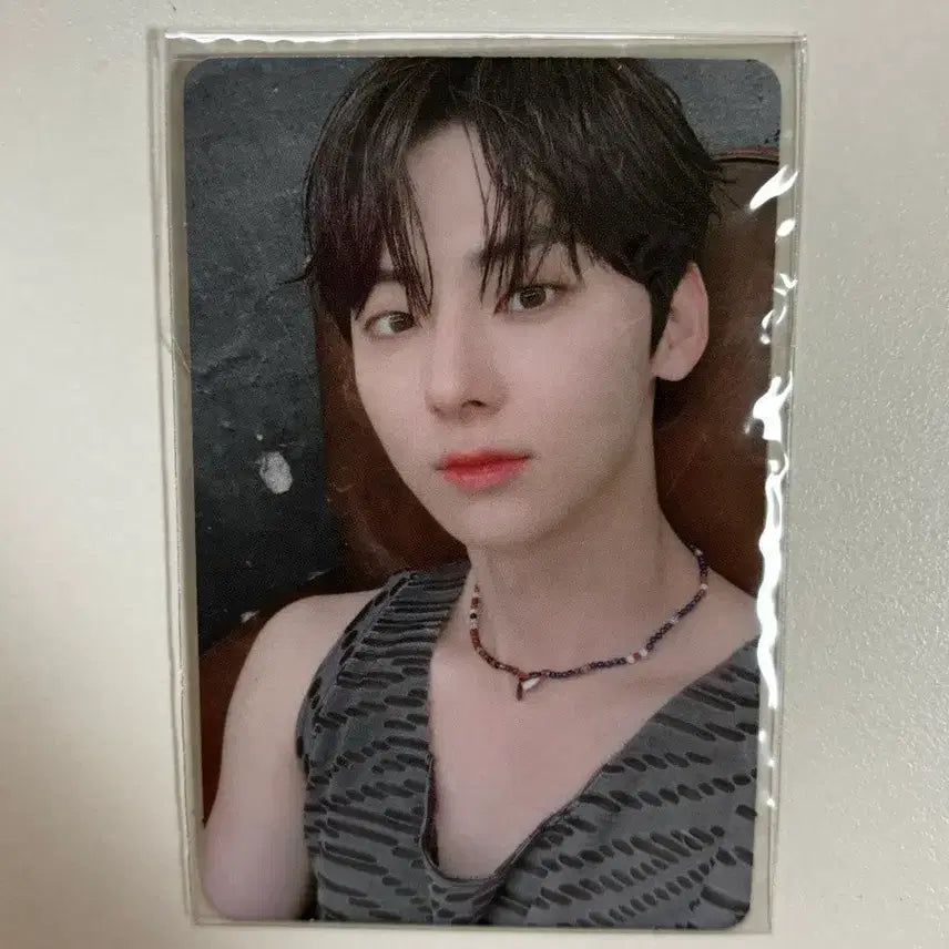 [BUNJANG] NU'EST Hwang Minhyun Romanticize Photocard / 뉴이스트 황민현 로맨티사이즈 포카