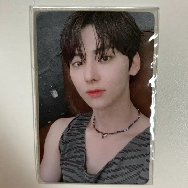 [BUNJANG] NU'EST Hwang Minhyun Romanticize Photocard / 뉴이스트 황민현 로맨티사이즈 포카