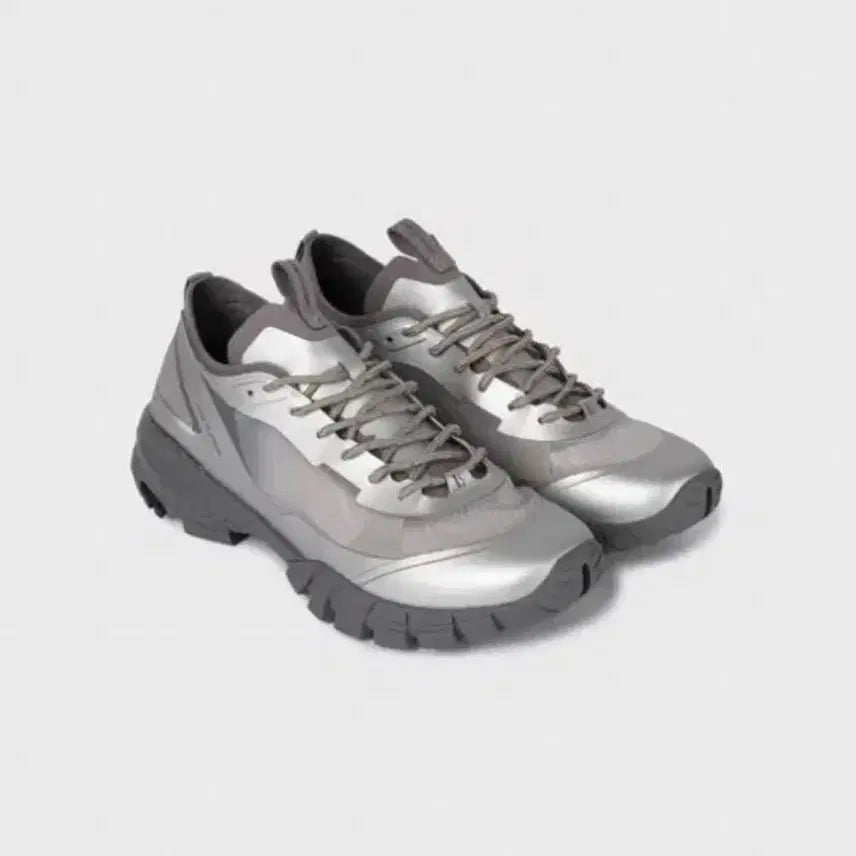 [BUNJANG] Low Classic Lc T-1 Vibram Sneakers Silver / 로우클래식 Lc T-1 VIBRAM SNEAKERS (실버 240)