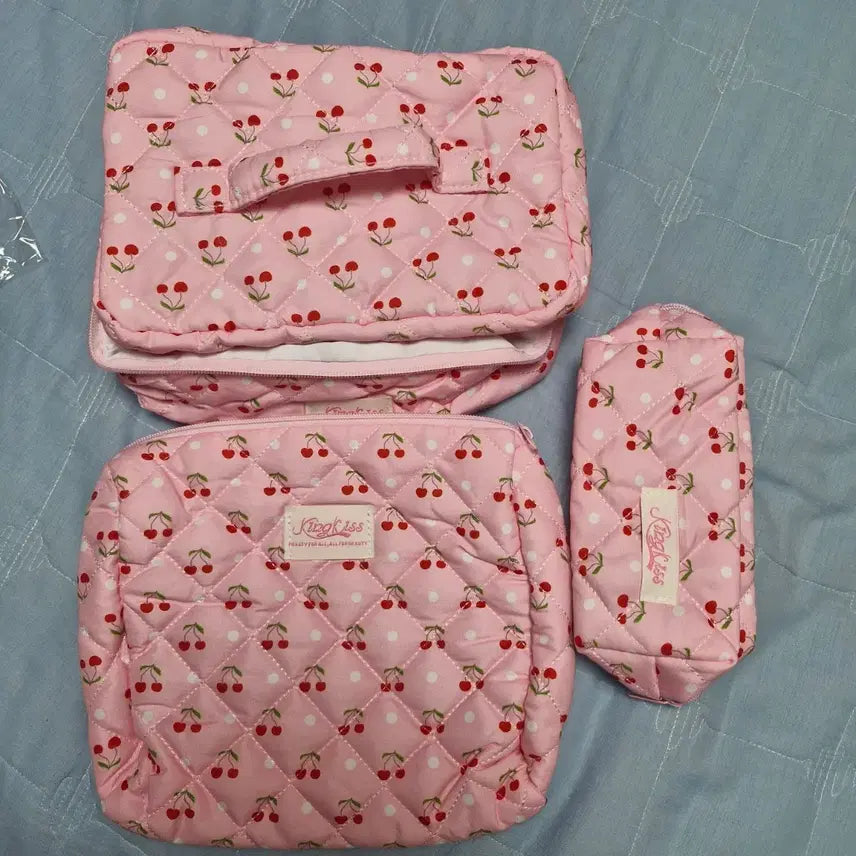 [BUNJANG] Cherry Pattern Quilting Pouch 3-Piece Set / 새상품.체리 패턴 파우치 3종 세트