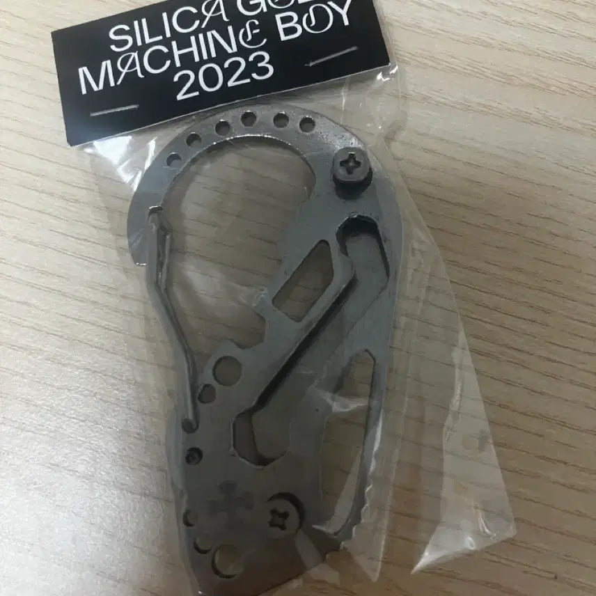 [BUNJANG] Machine Boy Silicagel Carabiner Keyring (Sealed New) / 미개봉 새상품) 실리카겔 머신보이 입장기프트 카라비너 키링
