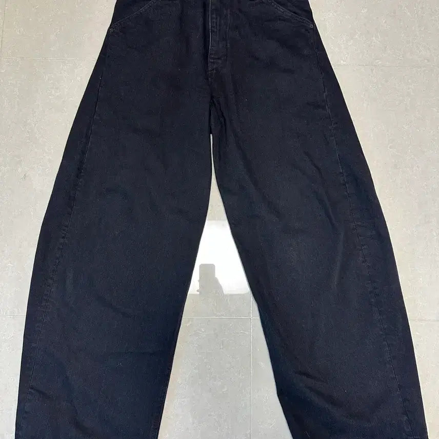 [BUNJANG] Haehchingroom Curved Jean Black Size 5 / 해칭룸 커브드 진 블랙 5사이즈