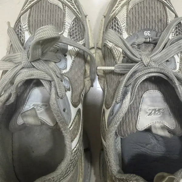 [BUNJANG] Balenciaga 3XL Eggshell Sneakers Size 39 / 발렌시아가 3xl 에그쉘 39사이즈