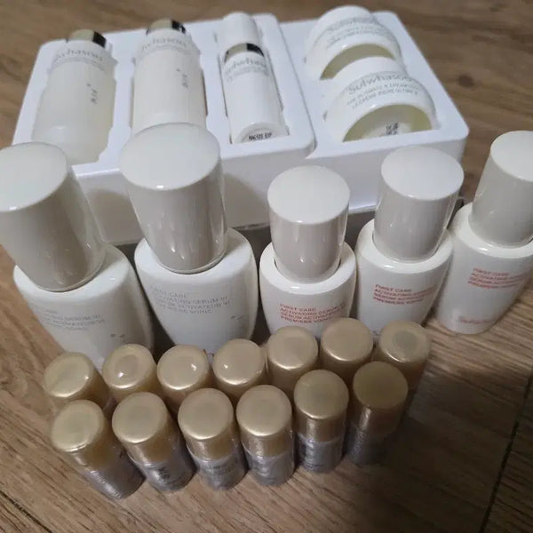 [BUNJANG] Sulwhasoo Concentrated Ginseng Renewing Set / 진설5종키트1세트 윤조에센스15ml2개 8ml3개 4미리13개 같이드림