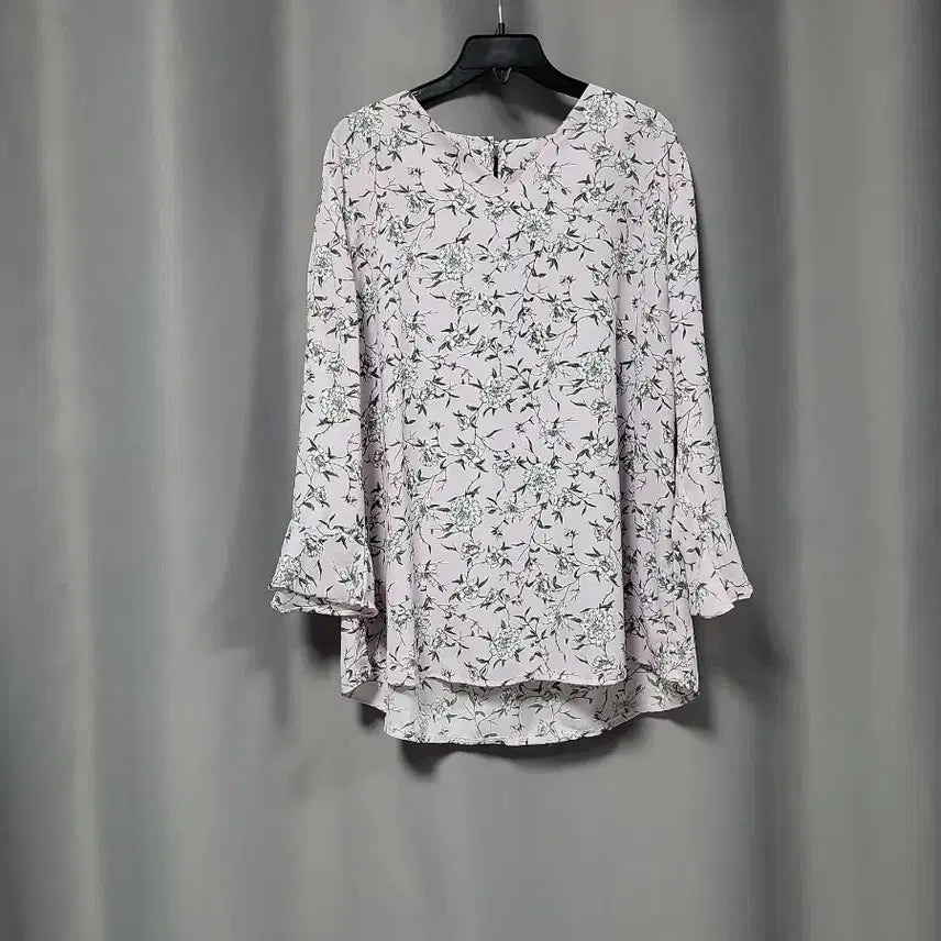 [BUNJANG] V-Neck Floral Pattern Blouse / 브이넥 플로럴패턴 블라우스