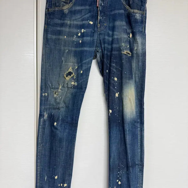 [BUNJANG] Dsquared2 Distressed Jeans with Wash and Paint Splatter Details / 디스퀘어드2 청바지 워싱 페인트 스플래터 디스트로이드