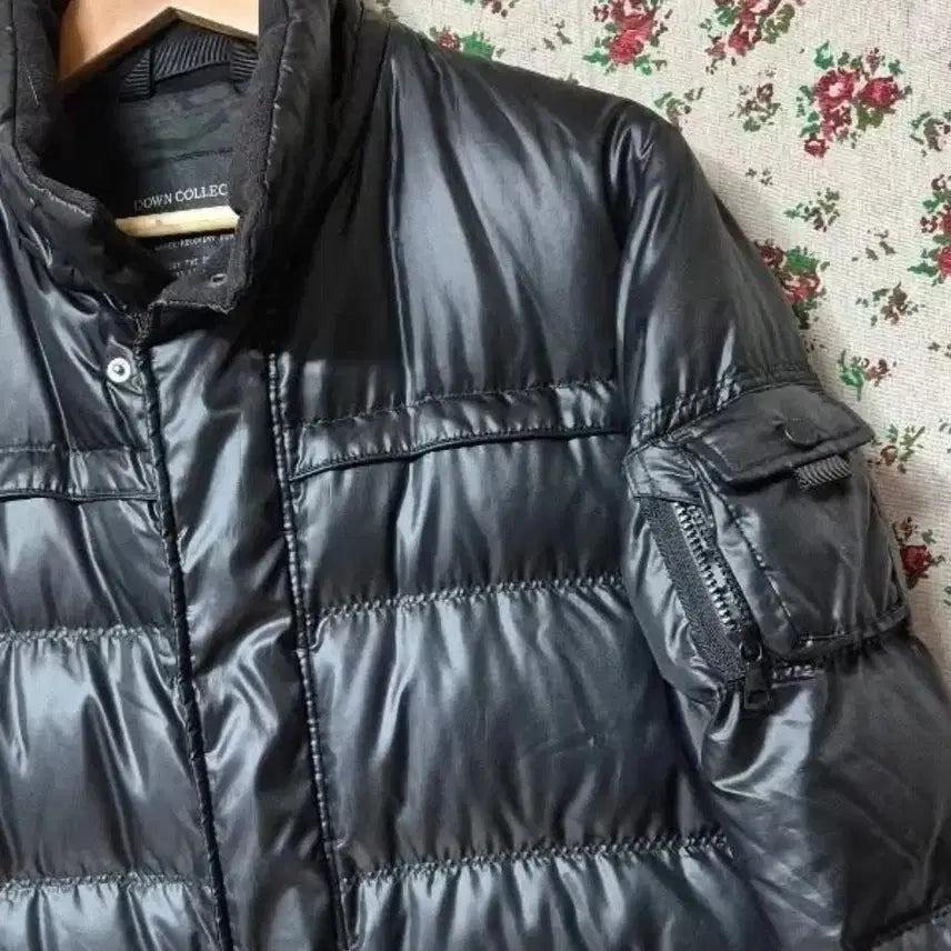 [BUNJANG] Uniqlo Moncler Style Down Padded Jacket Unisex / 한정판 몬클레어스타일 유니클로 다운패딩 가반50총장70 후드x 남여공용