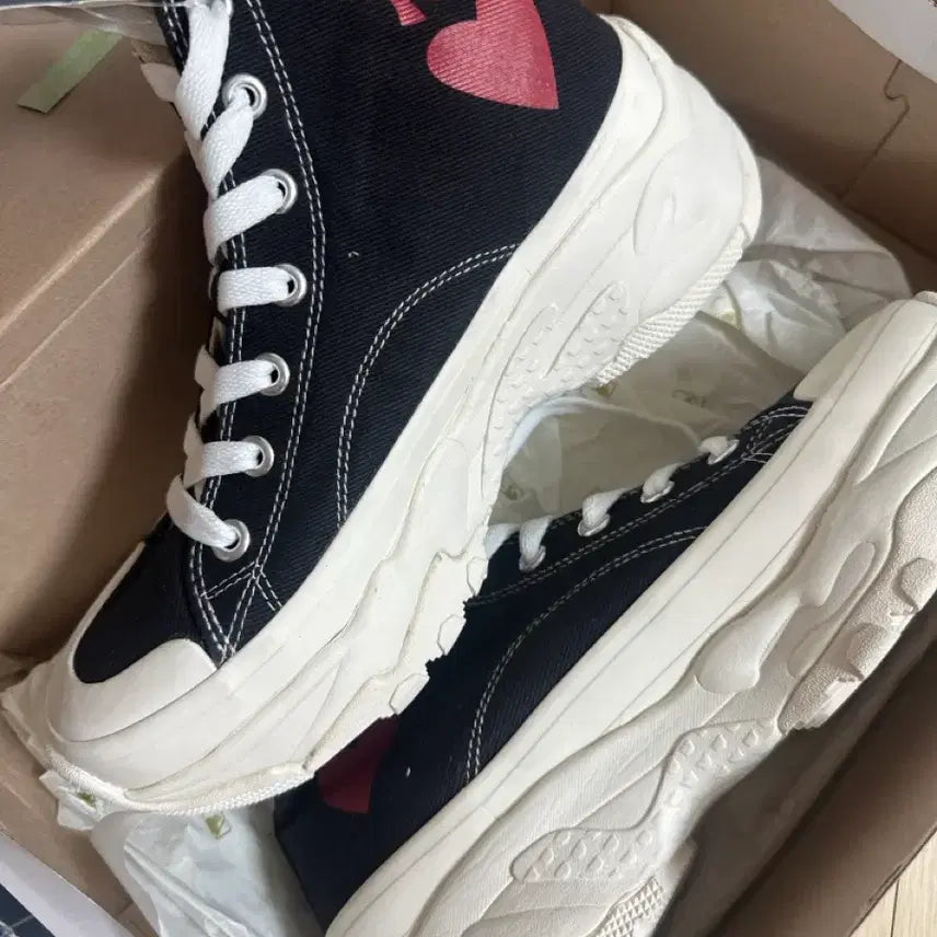 [BUNJANG] MLB Chunky High Sneakers Black Size 260 / MLB 청키 하이 스니커즈 블랙 260