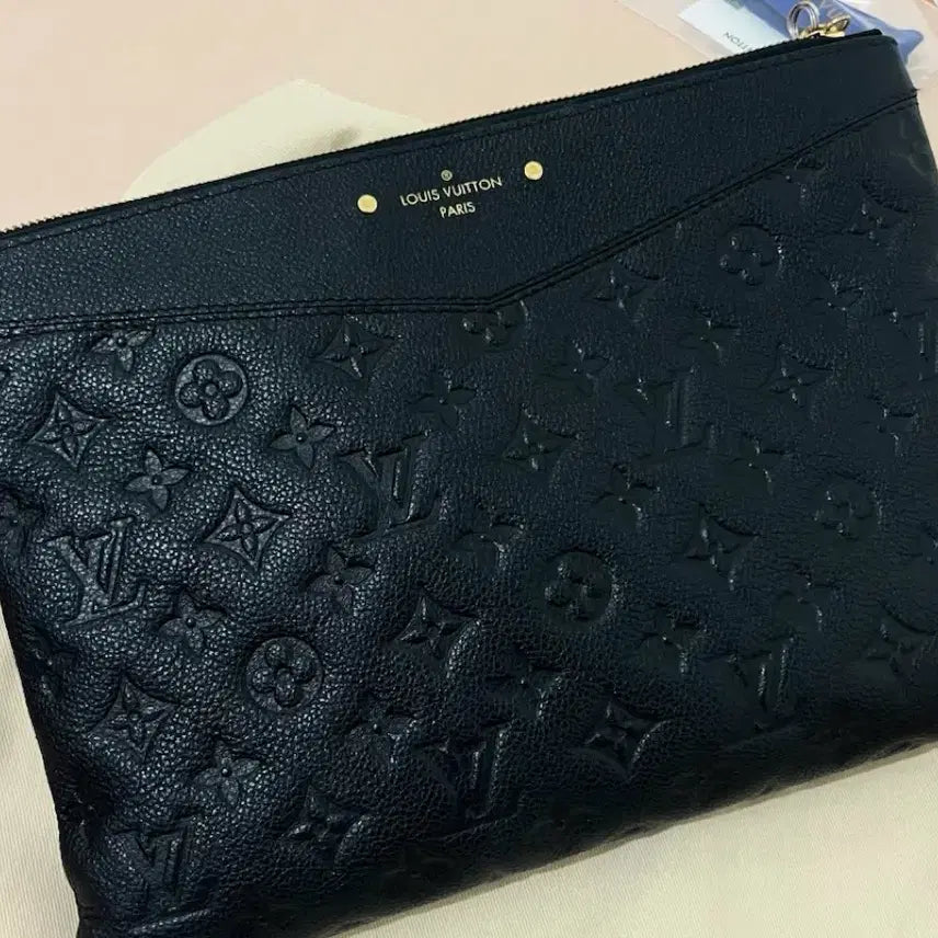 [BUNJANG] Louis Vuitton Daily Monogram Empreinte Clutch / 루이비통 데일리 모노그램 앙프렝뜨 클러치