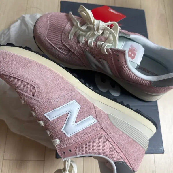 [BUNJANG] New Balance 574 Pink Suede Sneakers / 뉴발란스 574 핑크 스웨이드 운동화 270,275