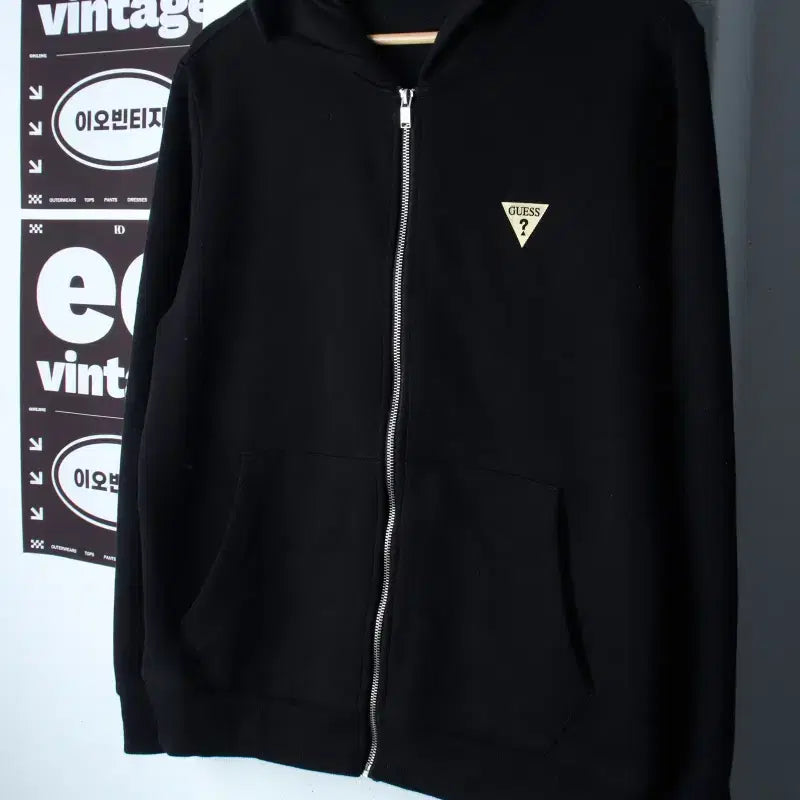 [BUNJANG] Guess Small Logo Gold Button Hoodie Black / (L) 게스 후드집업 스몰로고 금장 블랙 놈코어-H37407