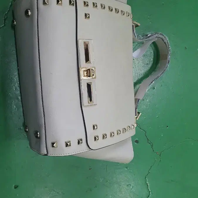 [BUNJANG] Stud Embellished Women's Tote Bag - Ivory / 스터드 장식 여성 토트백 아이보리
