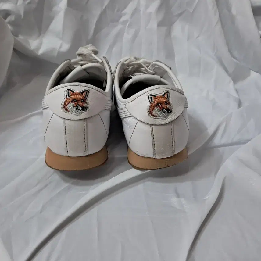[BUNJANG] Maison Kitsuné Fox Embroidery Sneakers White 250 / 메종키츠네 폭스 자수 스니커즈 화이트250