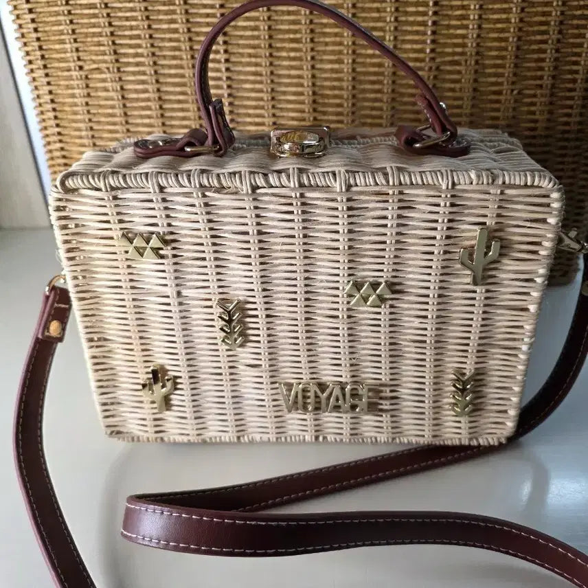 [BUNJANG] ACOMMODE Trunk Rattan Bag / 아코모데 트렁크 라탄백