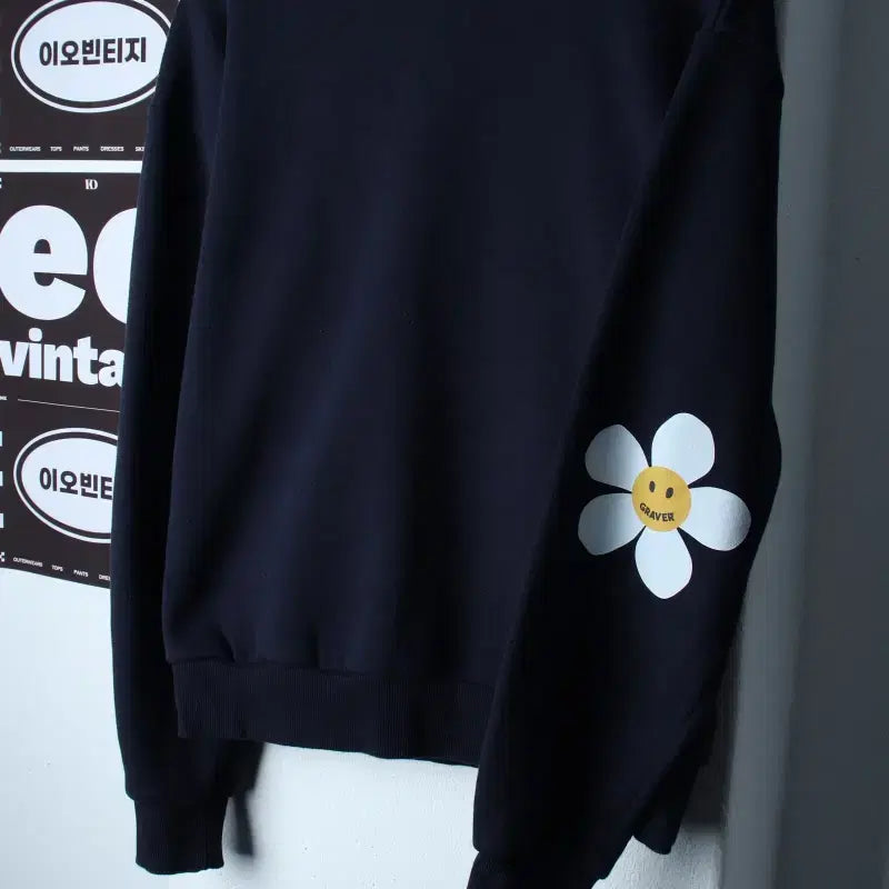 [BUNJANG] Graver Unisex Daisy Fleece Sweatshirt (Navy) / (S-M) 그레이버 맨투맨 티셔츠 네이비 기모 데이지 박시-H37339