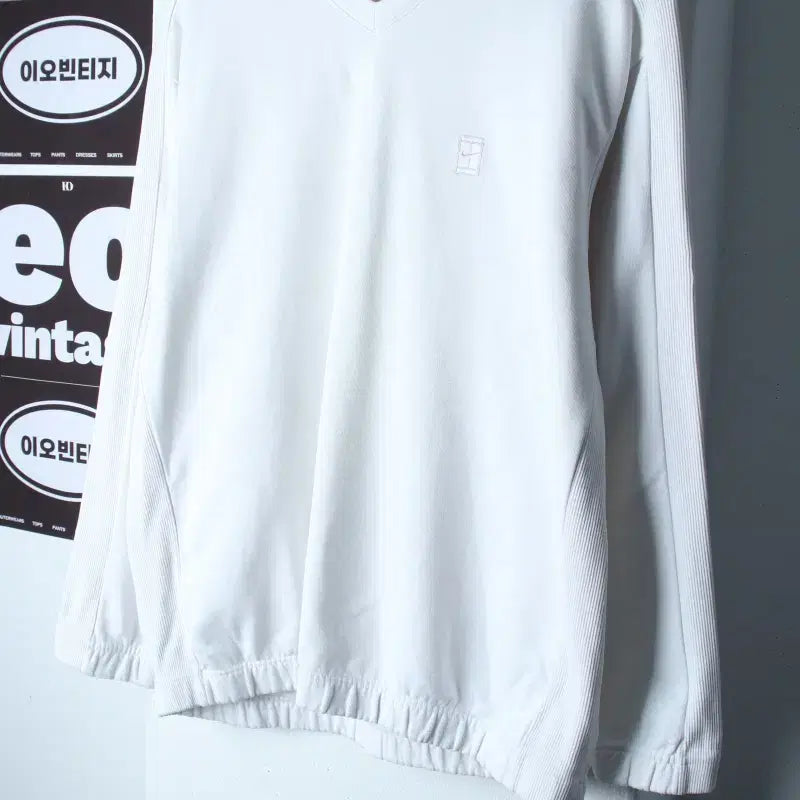 [BUNJANG] Nike V-Neck Sweatshirt (00s) / (S-L) 나이키 맨투맨 티셔츠 00S년대 브이넥 화이트-H37352