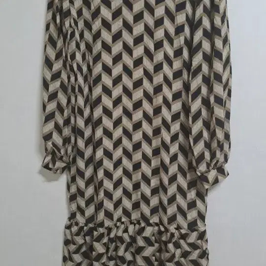 [BUNJANG] Geometric Pattern Long Dress with Ruffle Hem / 원피스