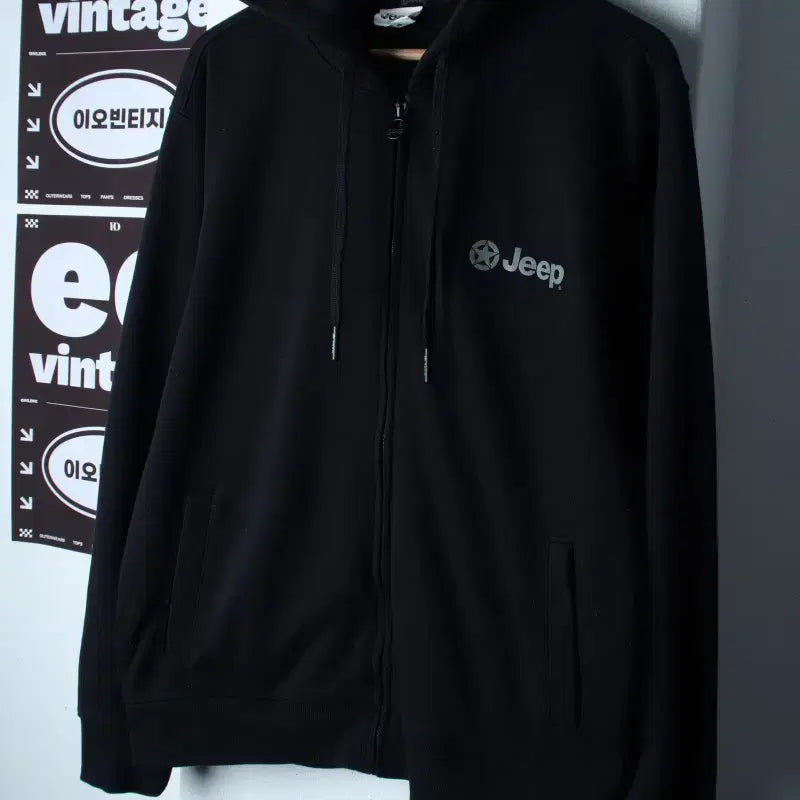 [BUNJANG] Jeep Small Logo Hooded Zip-Up Black / (XL-2XL) 지프 후드집업 스몰로고 블랙 아메카지-H37368