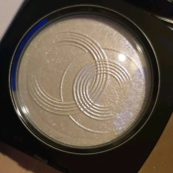 [BUNJANG] Chanel Lumière de Rosée Highlighter / 샤넬 뤼미에르 드 로쎄엉 하이라이터