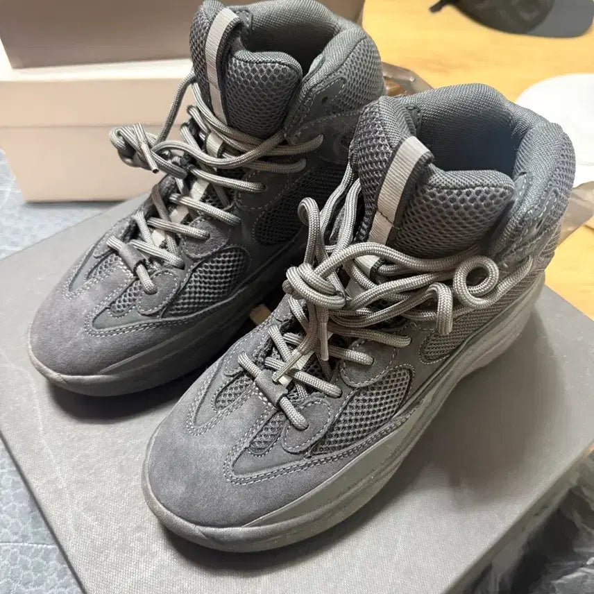 [BUNJANG] Yeezy Season 6 Desert Boots Graphite EU 40 / 이지 시즌6 데저트부츠 그래파이트 EU40