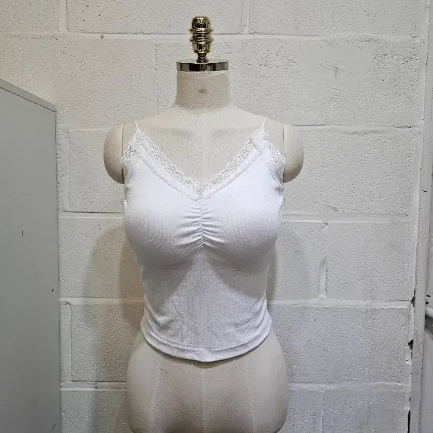 [BUNJANG] Front Shirring Lace Crop Camisole - White / 캡내장 크롭 앞셔링 레이스 나시- 화이트