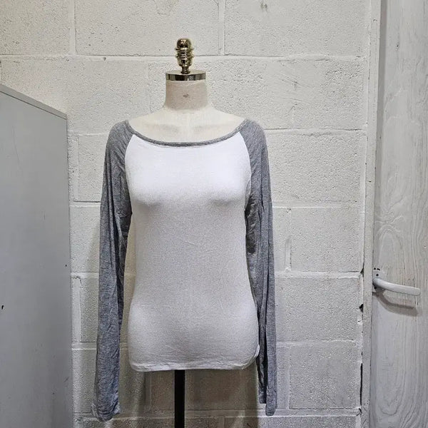 [BUNJANG] Raglan Wide Round Long Sleeve T-Shirt - White/Grey / 얇은재질 나그랑 와이드라운드 긴팔- 화이트/그레이