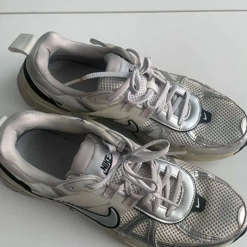 [BUNJANG] Nike V2K Run Silver Metallic Shoes / 나이키 V2K 런 실버 메탈릭